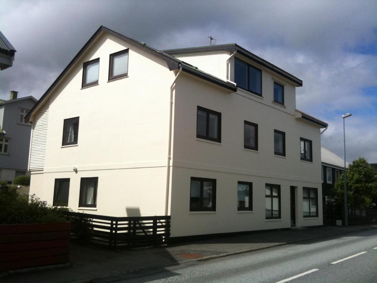 Cosy Apartment Near Beach, Marina & City Centre Tórshavn Exteriör bild